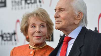 Witwe von Kirk Douglas im Alter von 102 Jahren gestorben