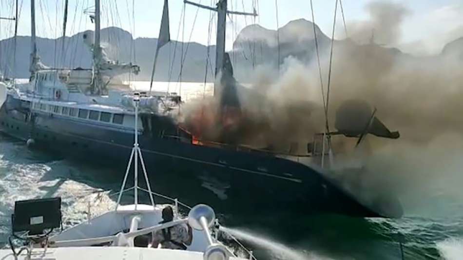 Luxus-Yacht "Le Phoc&eacute;a" in Malaysia in Brand geraten