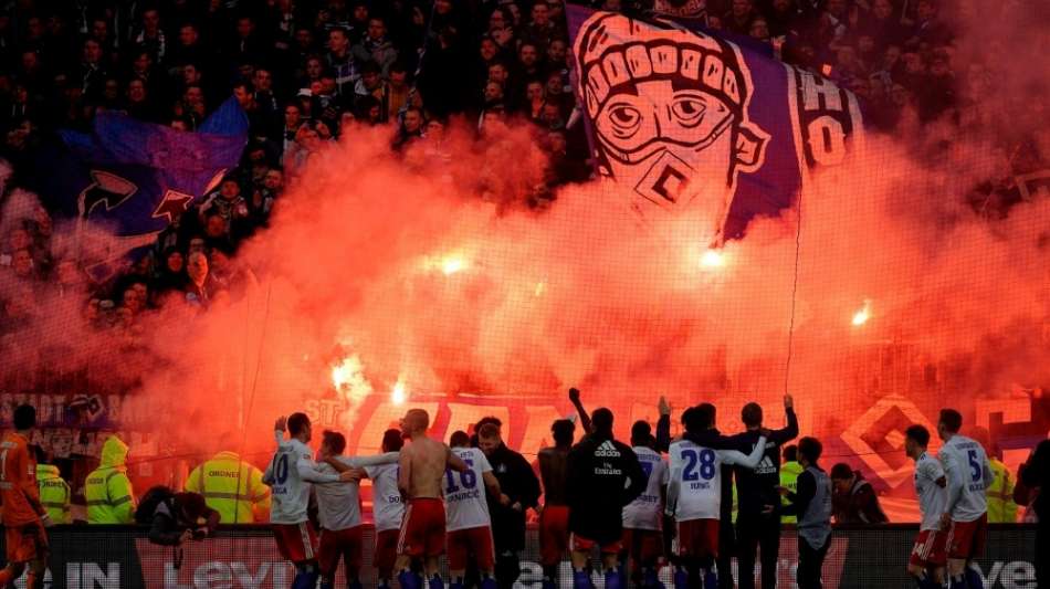 Pyro-Ärger im Derby: 150.000 Euro Geldstrafe für den HSV