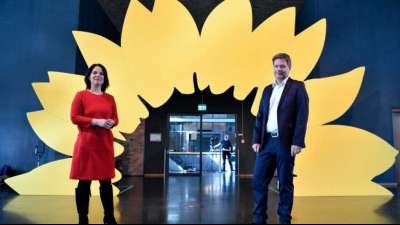 Gr&uuml;ne zeigen mit Wahlprogramm auch Anspruch auf Regierungs&uuml;bernahme im Bund