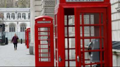 Britische Beh&ouml;rde will tausende rote Telefonzellen vor dem Verschrotten bewahren