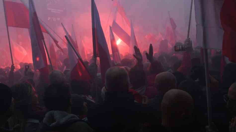 Ganze 100 Jahre polnische Unabhängigkeit: 200.000 bei Marsch