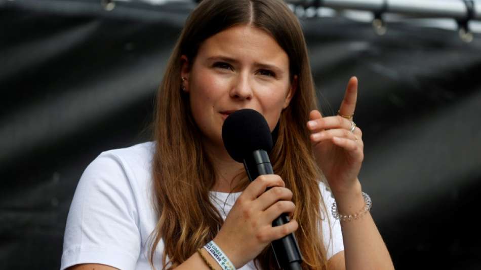 Luisa Neubauer kritisiert Klimaschutzbilanz von Kanzlerin Merkel