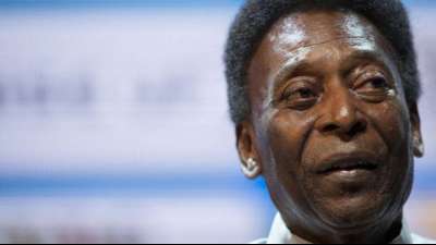 "Ich bitte Gott": Fu&szlig;ball-Ikone Pele (81) betet f&uuml;r die Ukraine