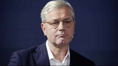 R&ouml;ttgen will sich zu Kandidatur f&uuml;r CDU-Vorsitz &auml;u&szlig;ern