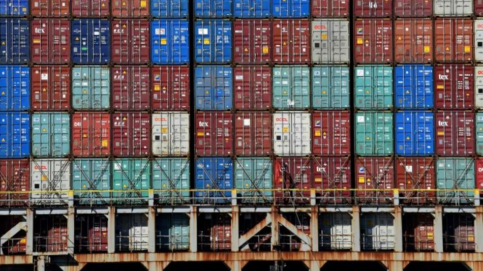 China schlie&szlig;t Terminal am weltweit drittgr&ouml;&szlig;ten Frachthafen 