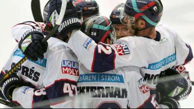 DEL: Eisb&auml;ren greifen nach Jubil&auml;umstitel - Wolfsburg schaltet Mannheim aus