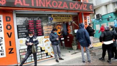 T&uuml;rkische Lira st&uuml;rzt nach Entlassung von Zentralbankchef ab