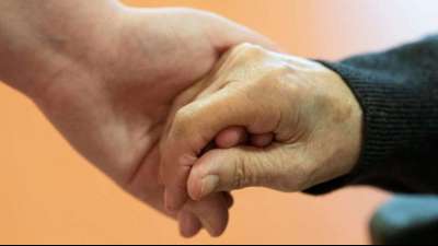 Zahl der &uuml;ber 80-J&auml;hrigen in Deutschland steigt ab 2030 stark an