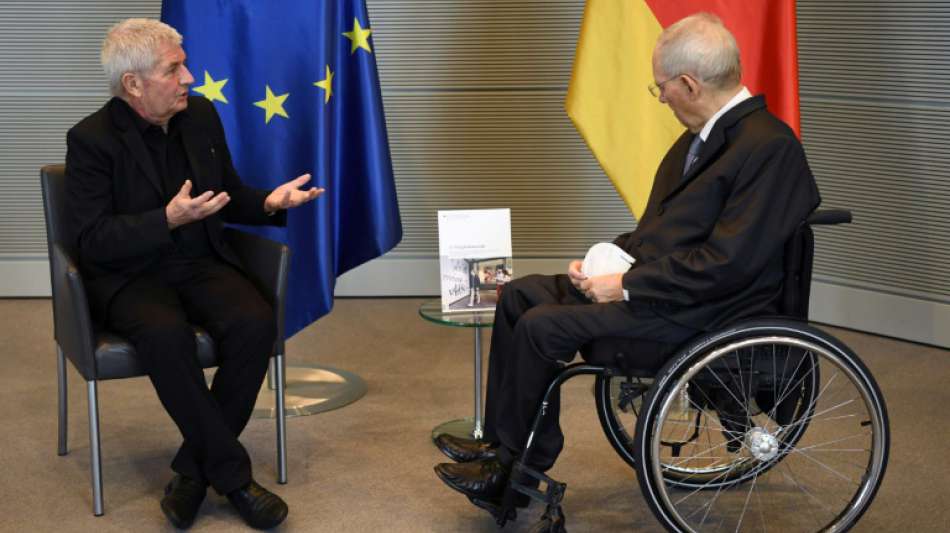 Bundesbeauftragter f&uuml;r Stasi-Unterlagen sichert weiter freien Zugang zu Akten zu