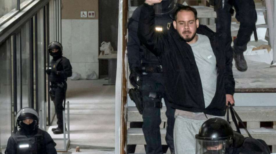 Wegen Staats-Beleidigung verurteilter Rapper Has&eacute;l in Katalonien verhaftet