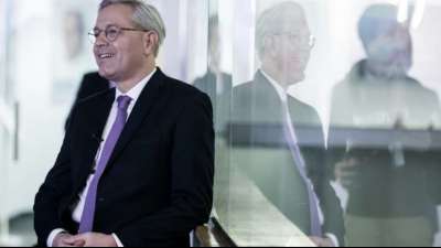 R&ouml;ttgen sieht sich im Rennen um CDU-Vorsitz nicht als Au&szlig;enseiter