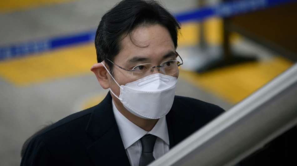 Samsung-Erbe muss wegen Bestechung f&uuml;r zweieinhalb Jahre ins Gef&auml;ngnis