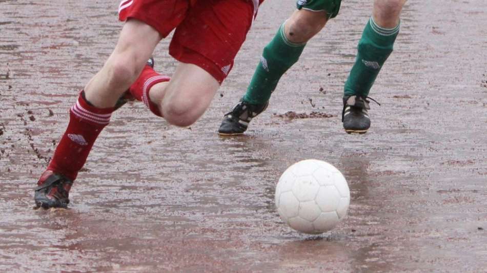 DFB-Umfrage: Amateurfu&szlig;baller mit wenig Verst&auml;ndnis f&uuml;r Trainingsverbot
