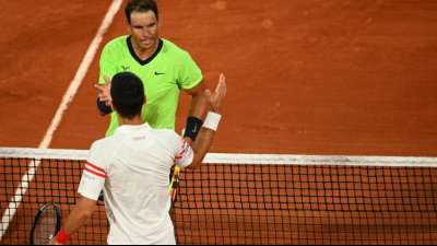 Djokovic verneigt sich nach Halbfinalsieg vor Nadal