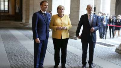 Scholz begleitet Merkel in Rom zu Treffen mit Biden und Macron