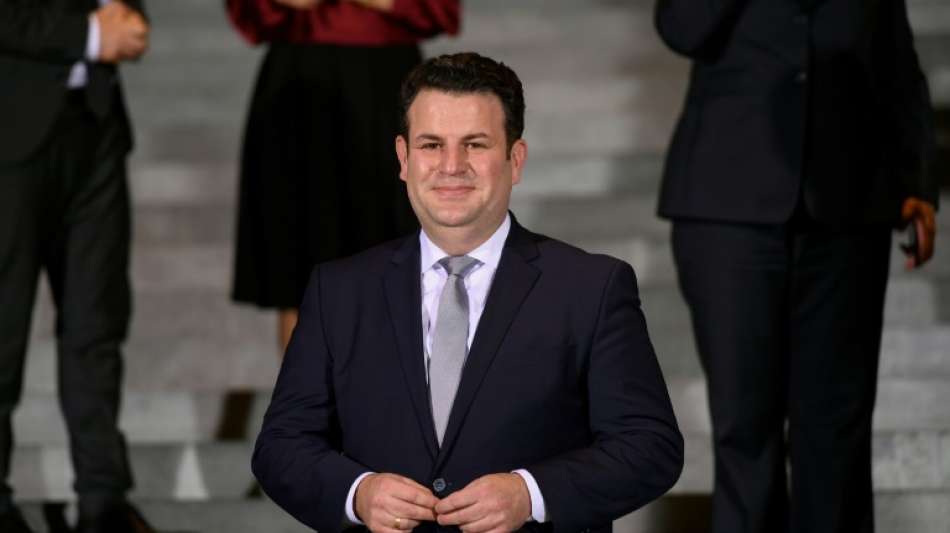Kabinett: Mindestlohn soll zum Oktober auf zw&ouml;lf Euro steigen