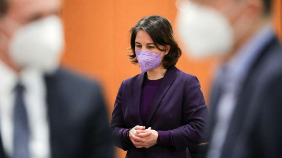 Baerbock in "gro&szlig;er Sorge" wegen russischer Truppenbewegungen