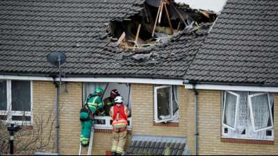 UK: 20 Meter hoher Baukran stürzt in London in zwei Häuser