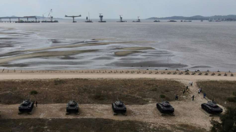 US-Kriegsschiff "USS John Finn" f&auml;hrt durch Stra&szlig;e von Taiwan