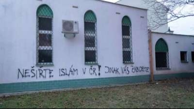 Tschechien: Moschee mit islamfeindlichen Drohungen beschmiert