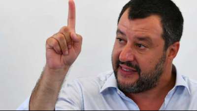 Italiens Ex-Innenminister Salvini wegen seiner Flüchtlingspolitik vor Gericht