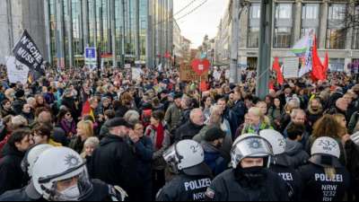 Rufe nach h&auml;rterem Durchgreifen gegen gewaltbereite Corona-Demonstranten