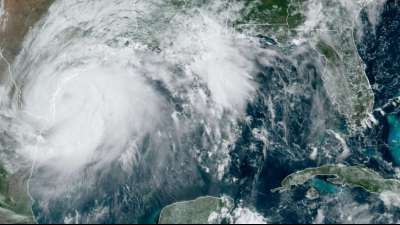 Erster Hurrikan der Saison erreicht texanische Küste