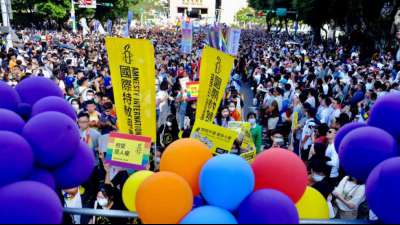 Corona? Zehntausende feiern auf Gay-Pride-Parade in Taiwan