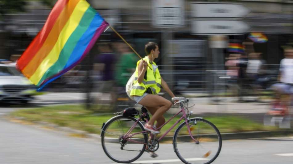 Spahn betont Erfolge f&uuml;r LGBT-Community - und erntet Widerspruch