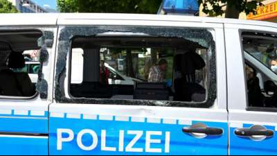 Seehofer kritisiert nach Ausschreitungen zunehmende Gewalt gegen Polizisten