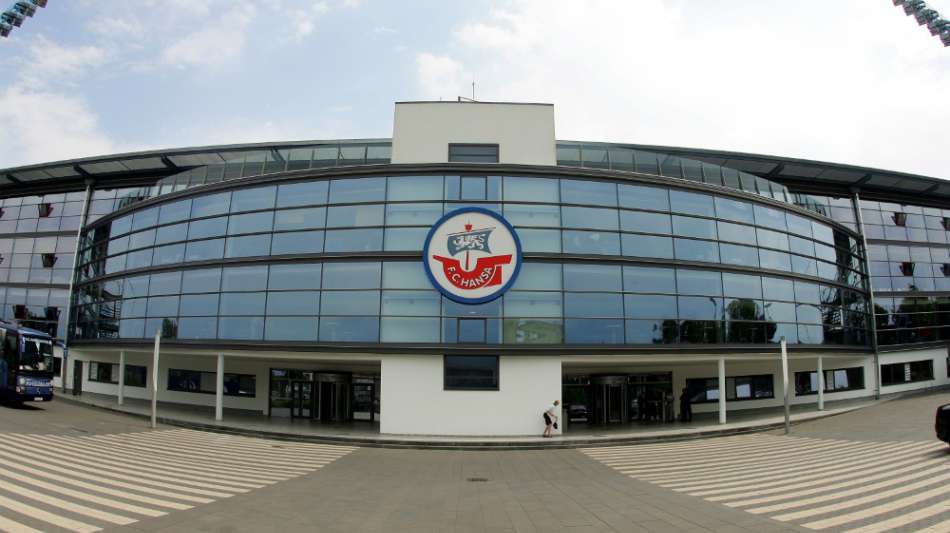 DFB begr&uuml;&szlig;t Fan-R&uuml;ckkehr in Rostock