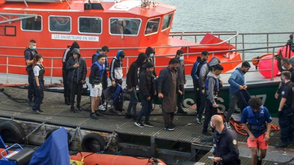Drei Vermisste nach versuchter Kajak-Überfahrt von Migranten auf dem Ärmelkanal