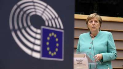Merkel fordert von EU-Parlament Kompromissbereitschaft im Finanzstreit