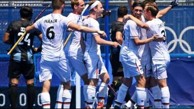 Goldtraum lebt: Hockey-M&auml;nner st&uuml;rmen ins Halbfinale