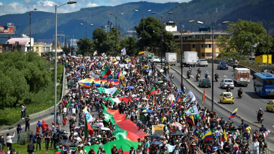 Tausende Kolumbianer gehen gegen Regierung auf die Straße