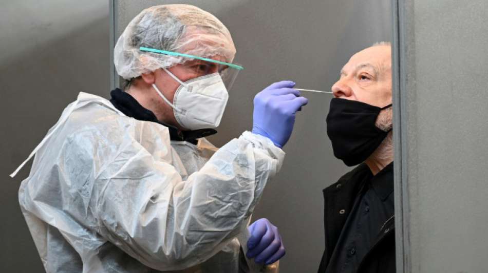 USA verlangen k&uuml;nftig vor Einreise negativen Corona-Test von Flugpassagieren