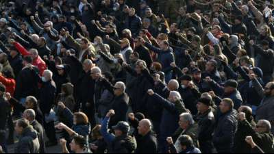 Armenische Demonstranten dringen in Regierungsgeb&auml;ude ein
