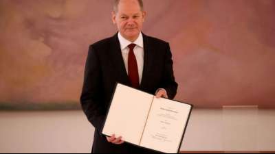 Scholz vor dem Bundestag vereidigt