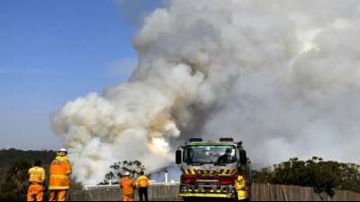 Günstigere Wetterbedingungen bescheren australischer Feuerwehr Atempause
