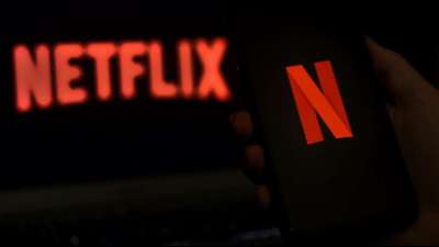 Zu Hause bleiben und Filme gucken: Netflix profitiert von Corona-Pandemie