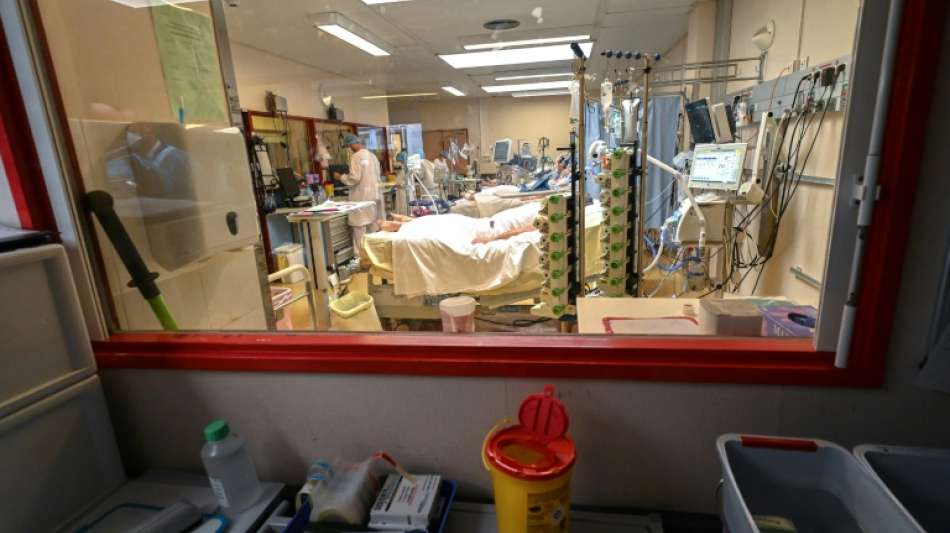 Krankenhäuser rechnen mit eingeschränktem Betrieb - viele Intensivstationen voll