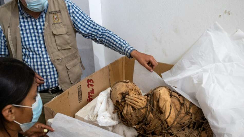 Archäologen in Peru entdecken eine gefesselte Mumie