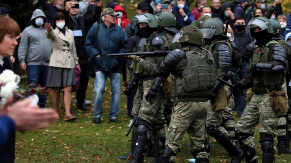 Polizei in Belarus löst Protestmarsch mit Warnschüssen auf - Über 120 Festnahmen