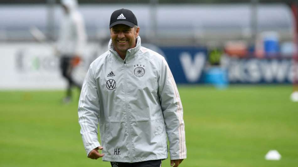 Erstes Training: Flick startet mit Rumpfkader