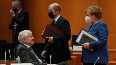 Zufriedenheit mit der Bundesregierung weiter hoch