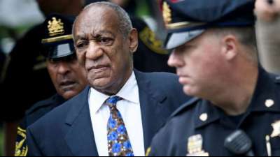 Verurteilung von Ex-Fernsehstar Bill Cosby wegen sexuellen Missbrauchs aufgehoben