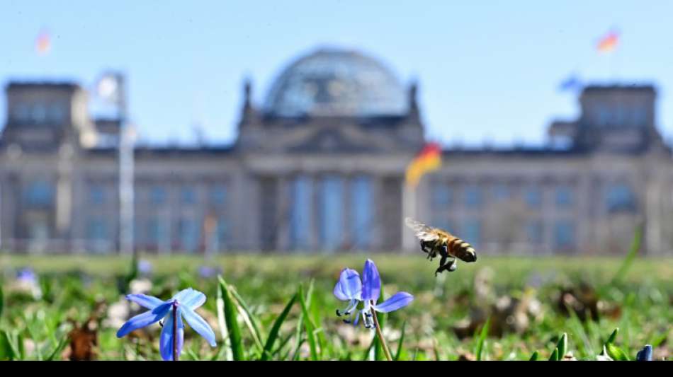 Merkel verteidigt im Bundestag n&auml;chtliche Ausgangssperre