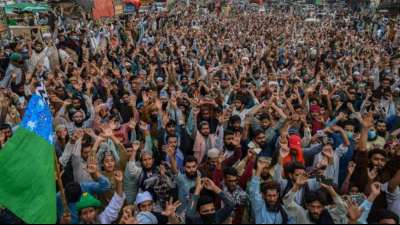 Drei Polizisten bei Protesten von Islamistenpartei in Pakistan erschossen