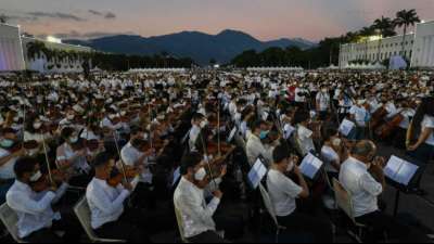 Venezuela stellt Rekord des gr&ouml;&szlig;ten Orchesters der Welt auf